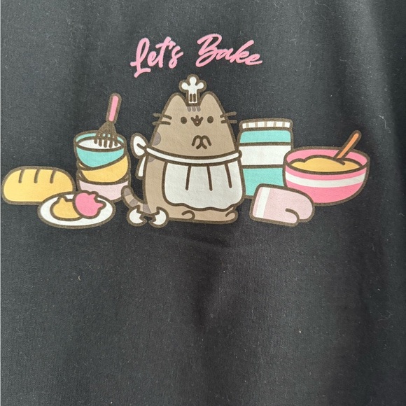 Welcome To Pusheen Cafe - Black Crewneck Pusheen "Let's Bake" sweatshirt Sz L - Picture 6 of 6